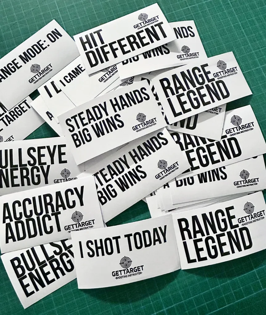 naklejka - czarny tekst "gettarget"